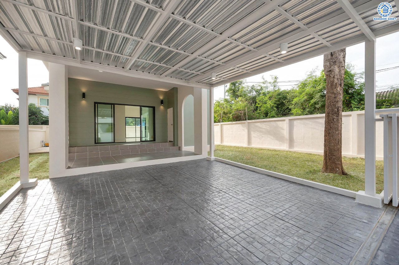 บ้านมือสองตกแต่งใหม่ โครงการ มณธานี บางแค บ้านเดี่ยว 3 ชั้นหลังมุม ดีไซน์หรูหรา เนื้อที่กว้าง 65.6 ตร.ว. พื้นที่ใช้สอย 240 ตร.ม. ฟังก์ชัน 5 ห้องนอน 4 ห้องน้ำ 2 ที่จอดรถ ฟังก์ชันครบตอบทุกไลฟ์สไตล์ บนทำเลศักยภาพ เชื่อมต่อถนนกาญจนาภิเษก ใกล้เดอะมอลล์บางแค ใกล้รถไฟฟ้าสายสีน้ำเงิน "สถานีหลักสอง" และจุดขึ้นทางด่วน "กาญจนาภิเษก"